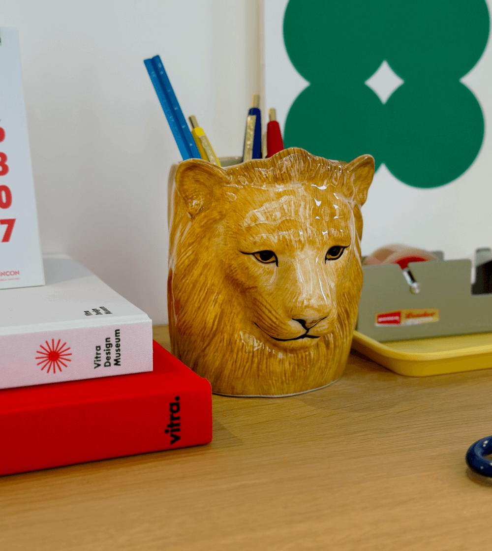 Pet Buddies: Leo León Pencil Pot - Imagen 2
