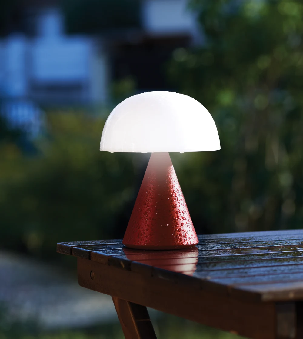 lampara portatil color rojo mina de lexon