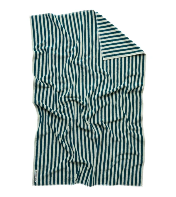 toalla grande de playa a rayas verdes 100% algodón de bongusta de la colección Naram.