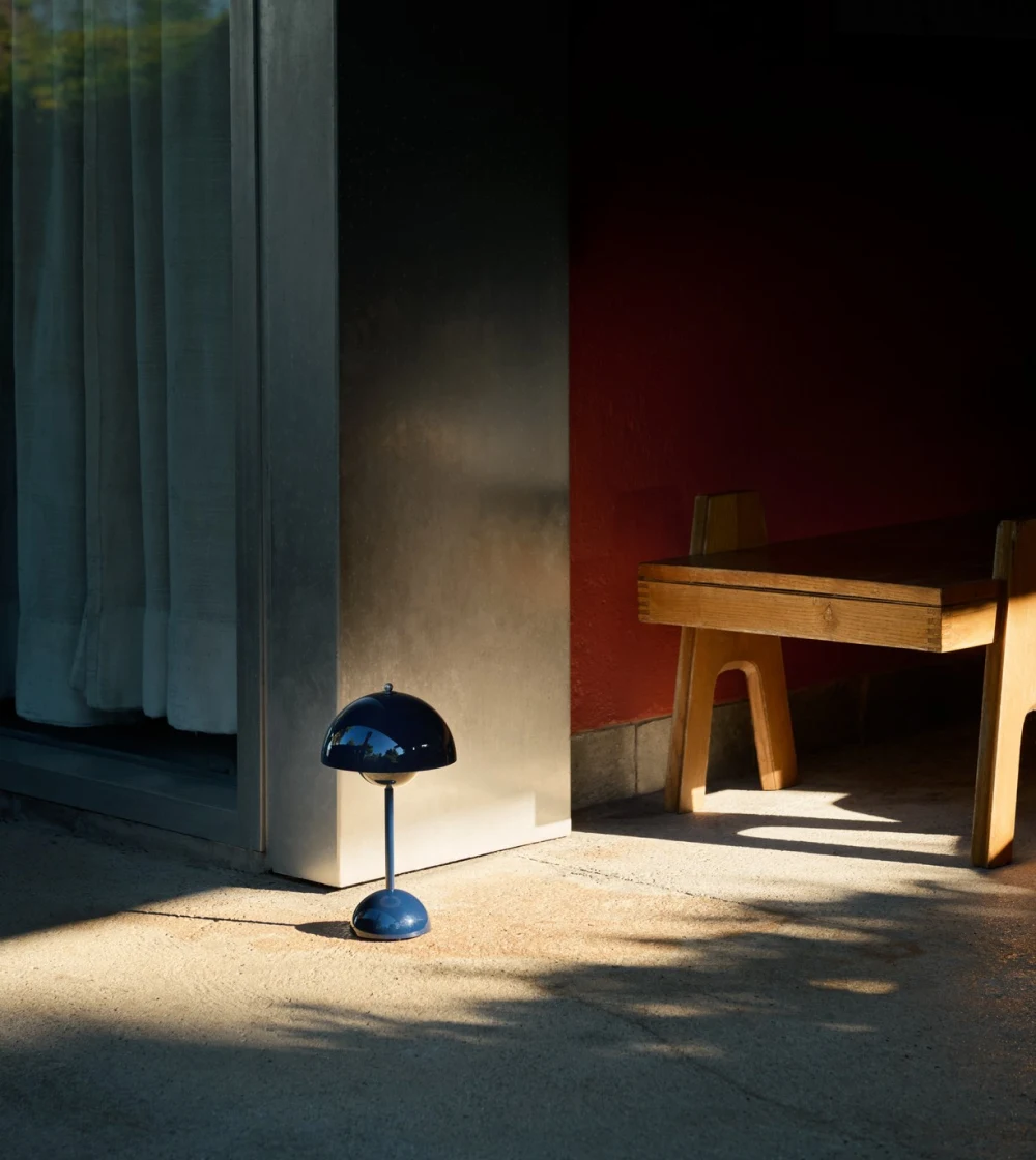 lámpara portátil Flowerpot azul oscuro
