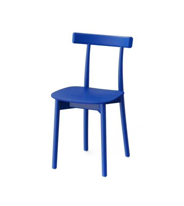 Silla azul de madera