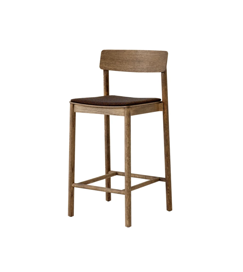 taburete de madera oscura tapizado