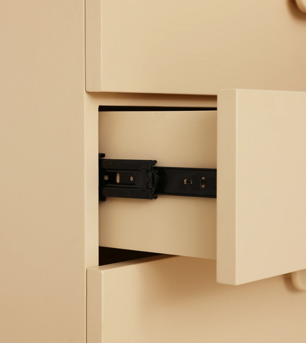 cómoda de madera color crema