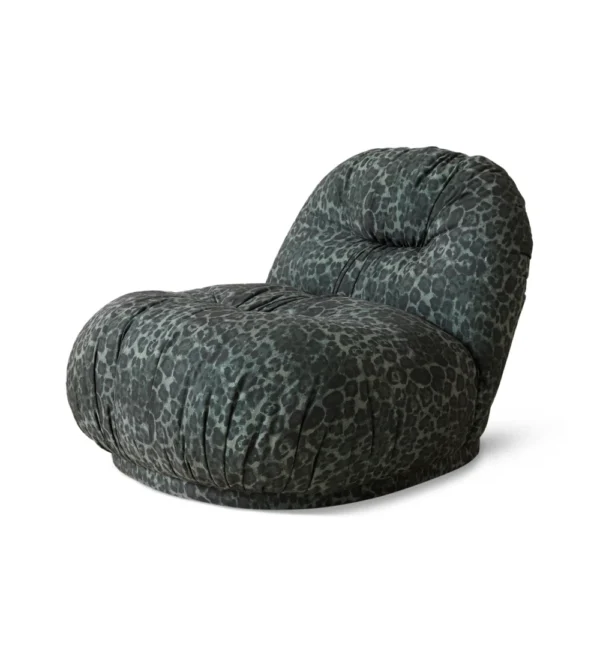 sillón con estampado de pantera de hkliving