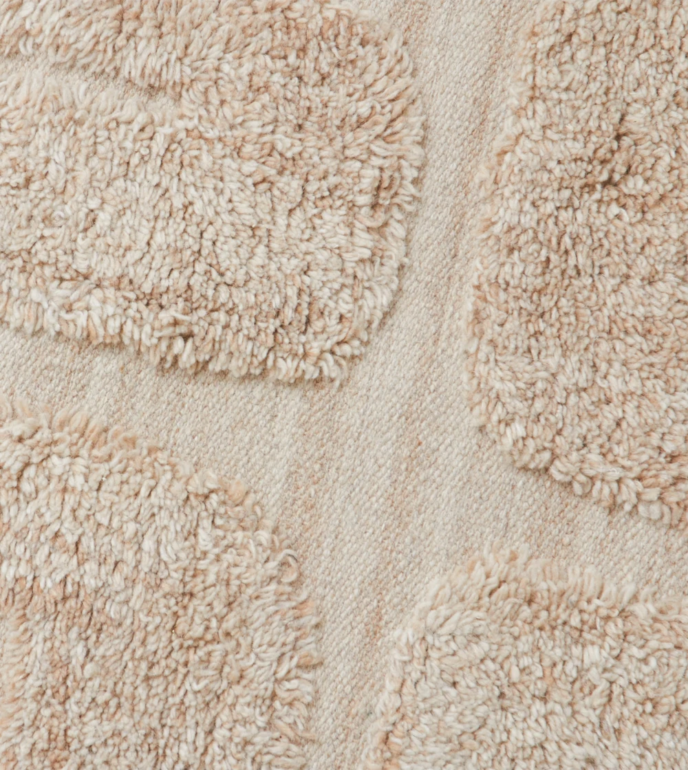 alfombra de lana color crema de HKLIVING