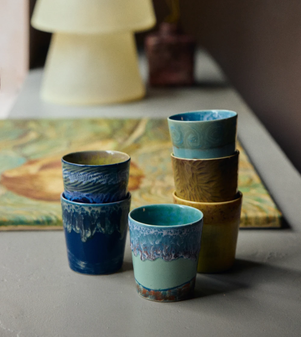 Set de vasos 70s Ceramics de HKLIVING inspirado en Vincent van Gogh para el café