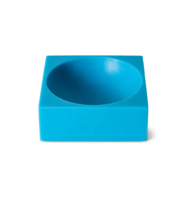 Cuenco decorativo azul grande de HKLIVING en resina con diseño geométrico sobre mesa o estantería