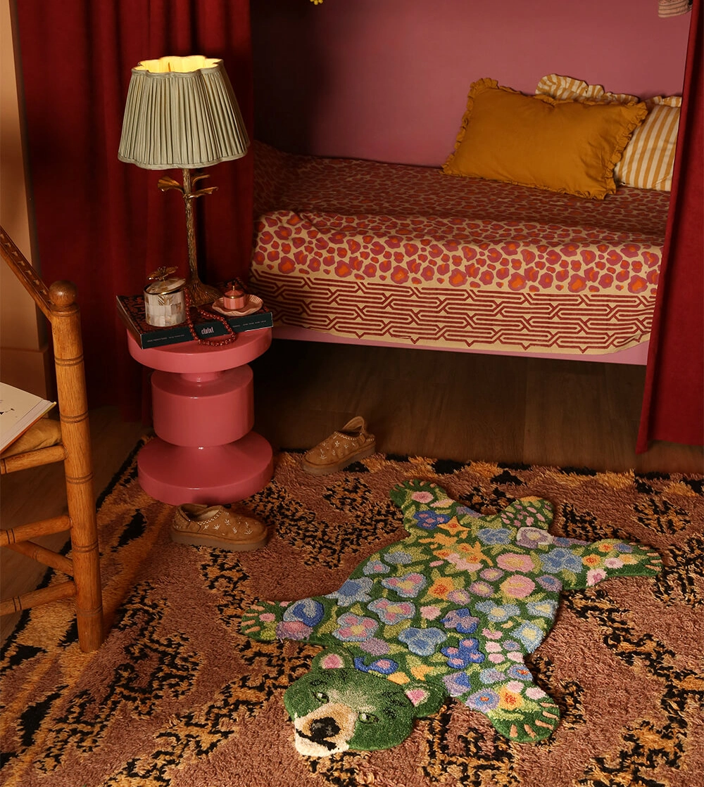 alfombra de lana con forma de oso de colores de doing goods