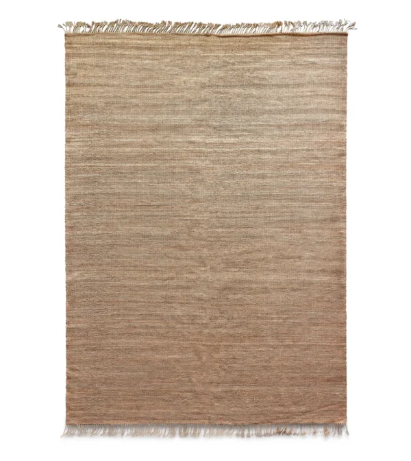 alfombra de cáñamo natural 250x350 HKLIVING con flecos decorativos en salón amplio y luminoso.