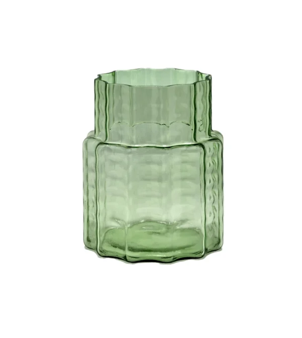 jarrón verde de vidrio soplado Serax inspirado en arquitectura con diseño elegante y tono sutil.