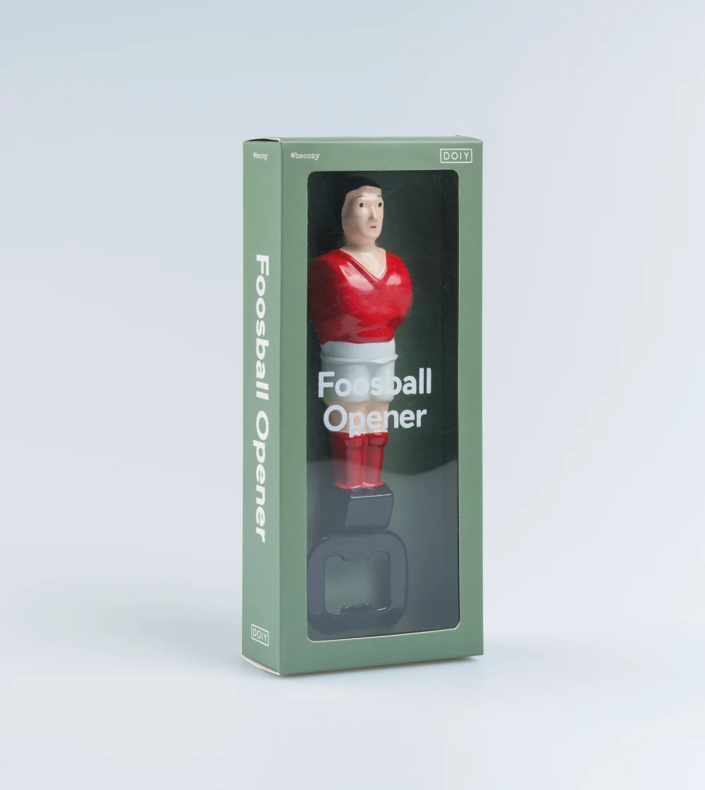 abridor de botellas con forma de jugador de fútbol o futbolín de doiy