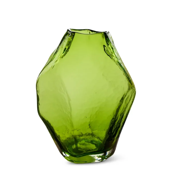 jarrón escultórico moderno de cristal verde diseñado por Nienke Sikkema para hkliving