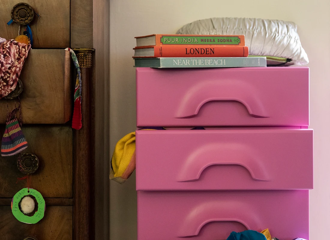 comoda de diseño rosa de la colección chest of drawers de hkliving