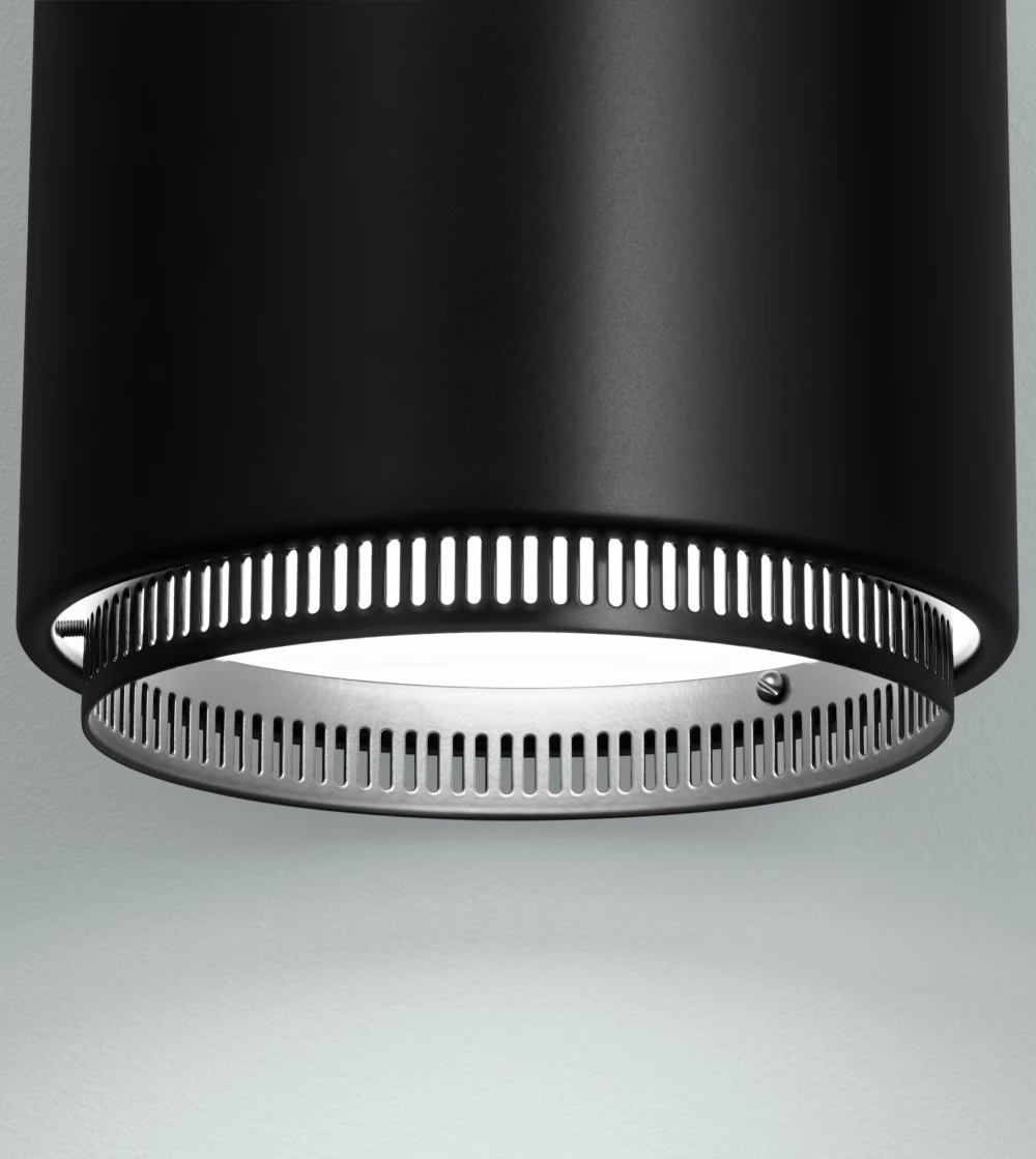 lámpara colgante negra Hand Grenade de Artek diseñada por Alvar Aalto con pantalla de acero y anillo de latón.