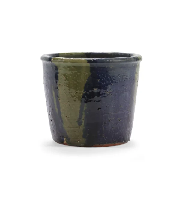 macetero de terracota esmaltado en azul y verde de serax