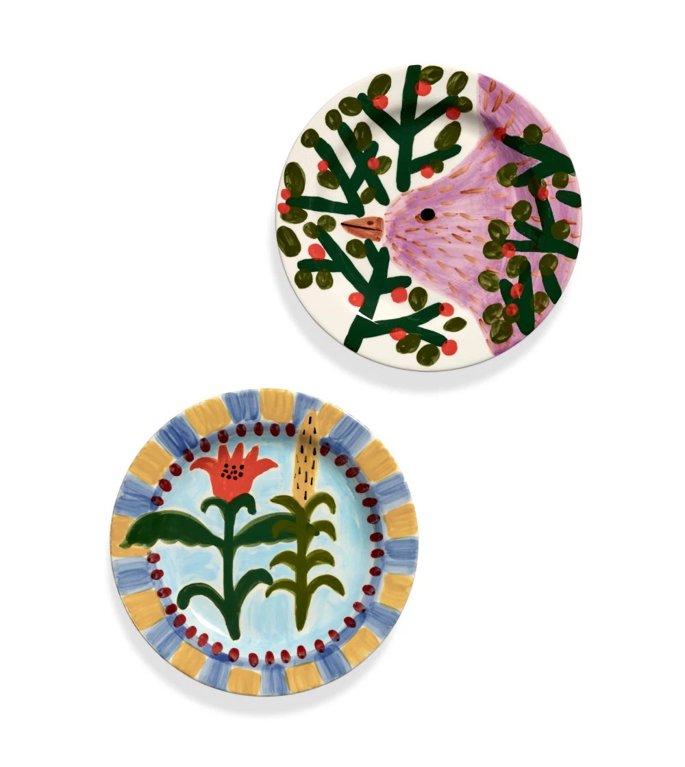 juego de platos pintados a mano Jane January de Serax con diseño floral tropical creado por Shirleey.
