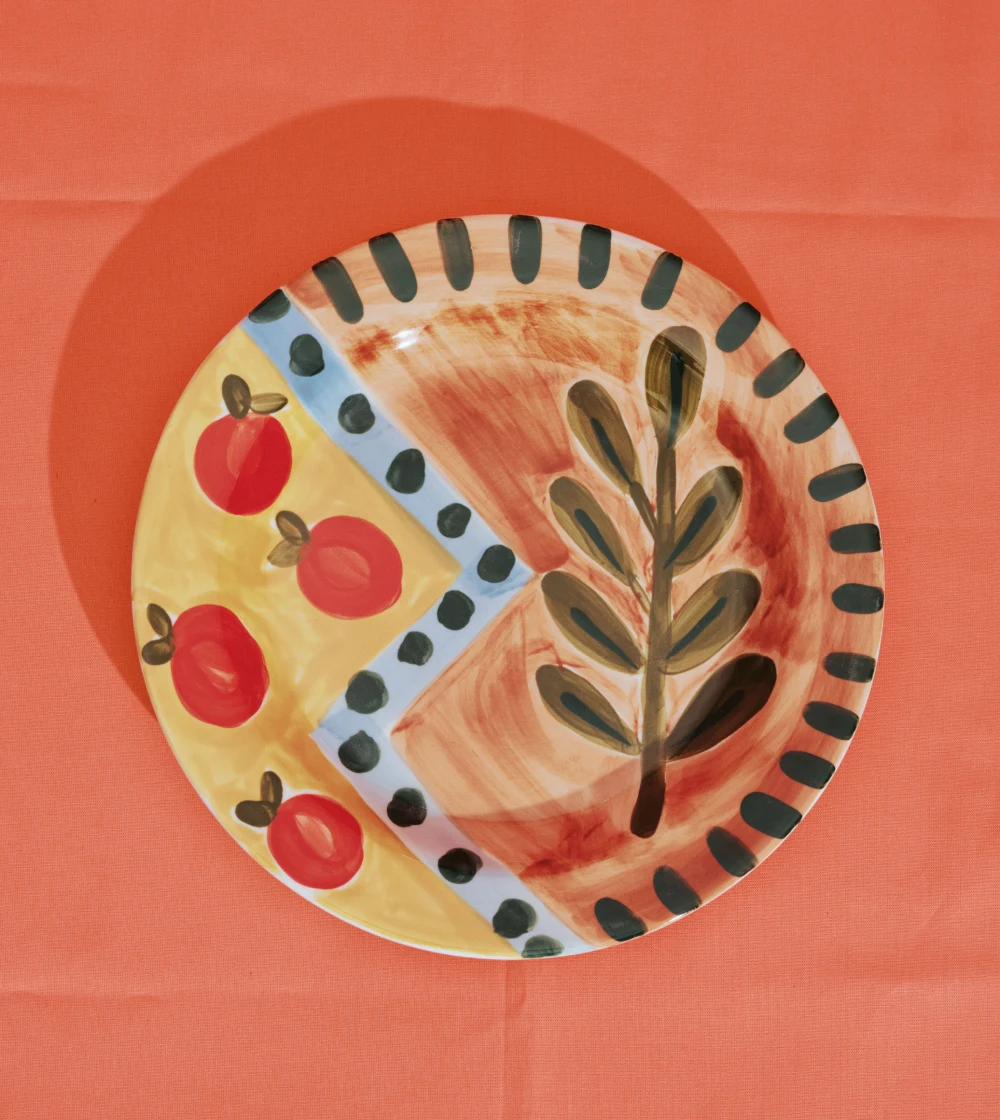 juego de platos pintados a mano Dljntlas de Serax con diseño floral tropical creado por Shirleey.