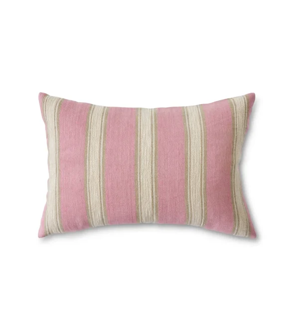 cojín tejido de HKLIVING con rayas verticales en tonos rosa empolvado y crema.