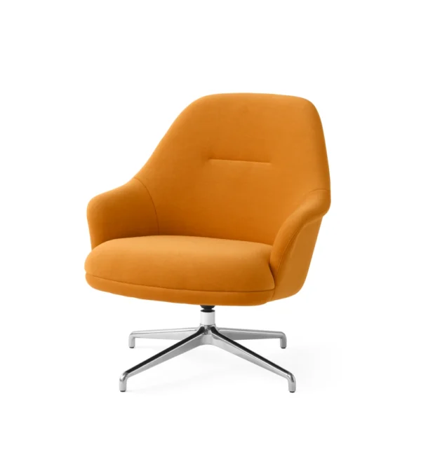 sillón Rely de &Tradition con respaldo alto y diseño escandinavo contemporáneo.