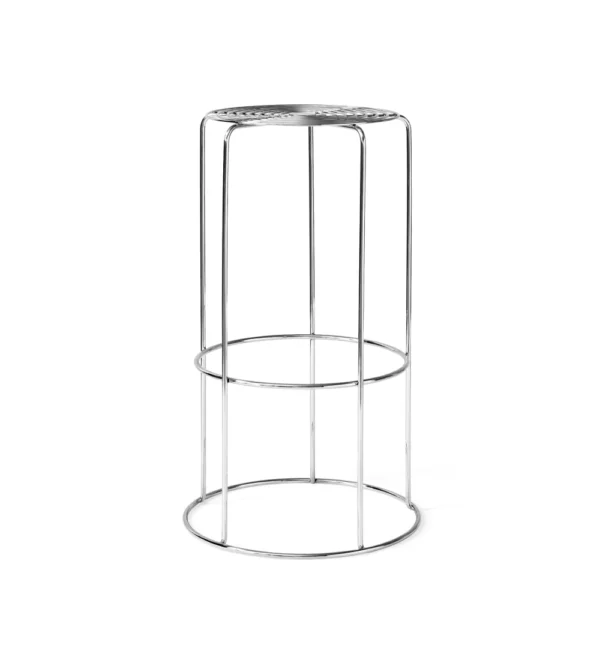 taburete Wire Bar de &Tradition diseñado por Verner Panton con estructura de acero de rejilla.