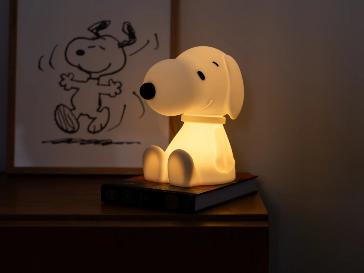 Genunine_decoración_infantil_banner_2 ideas de decoración infantil con lámparas de snoopy o smiley, láminas decorativas y alfombras de animales.