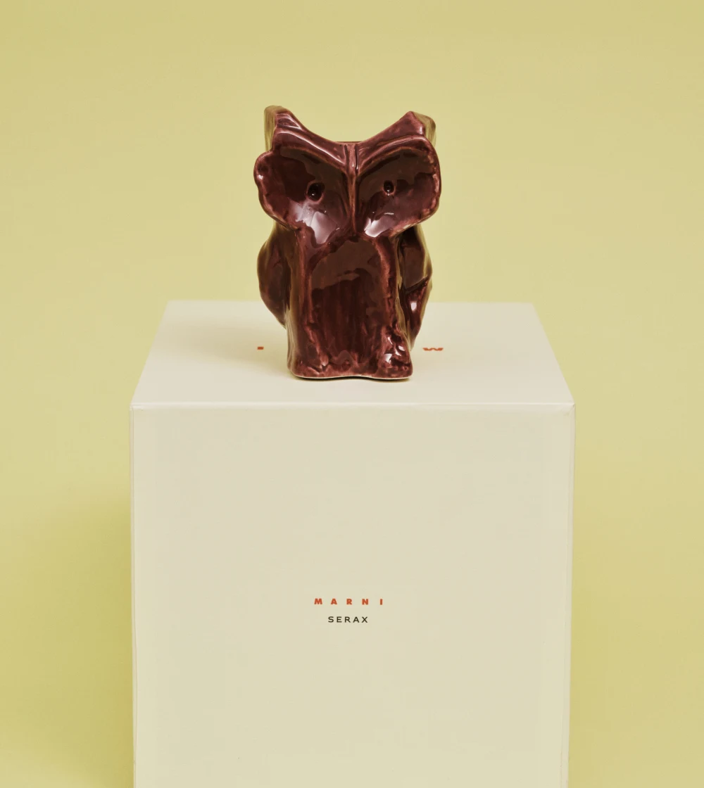 jarrón con forma de buho color berenjena Owl After midnight de Serax y Marni