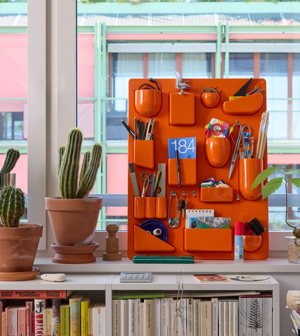 organizador de escritorio Uten.sillo II de Vitra en color naranja mandarina