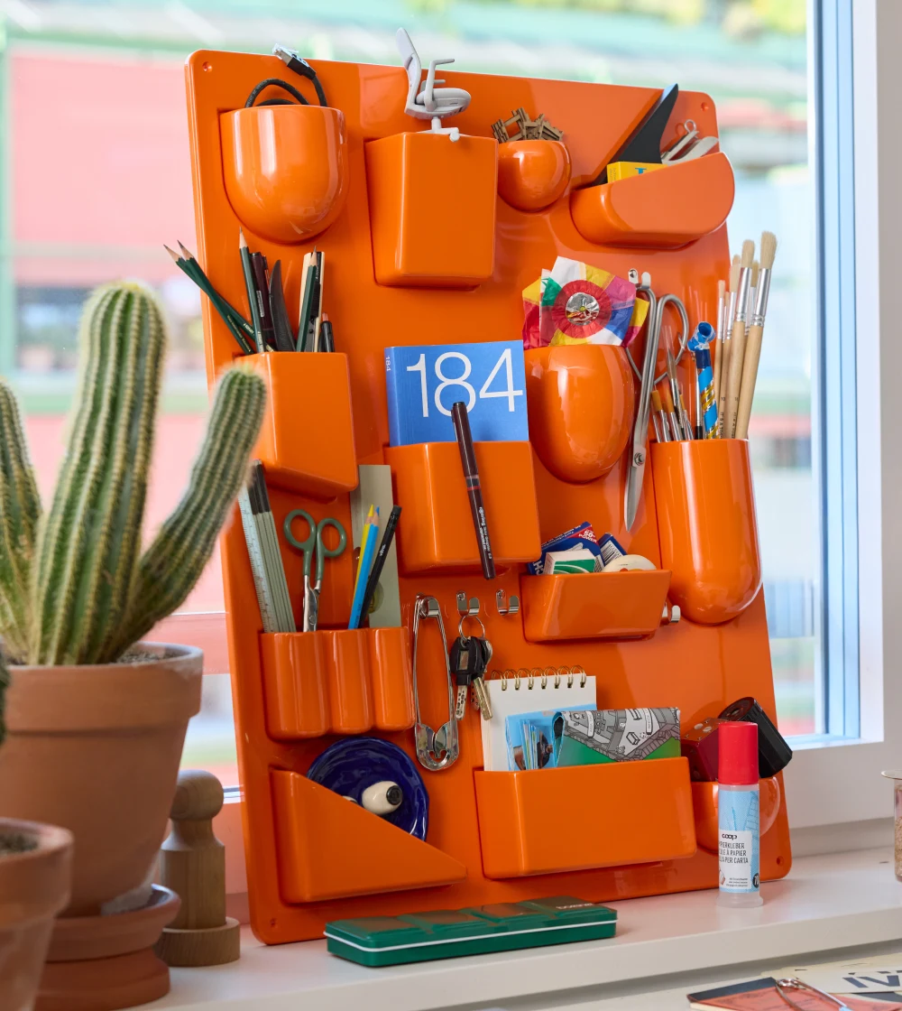 organizador de escritorio Uten.sillo II de Vitra en color naranja mandarina