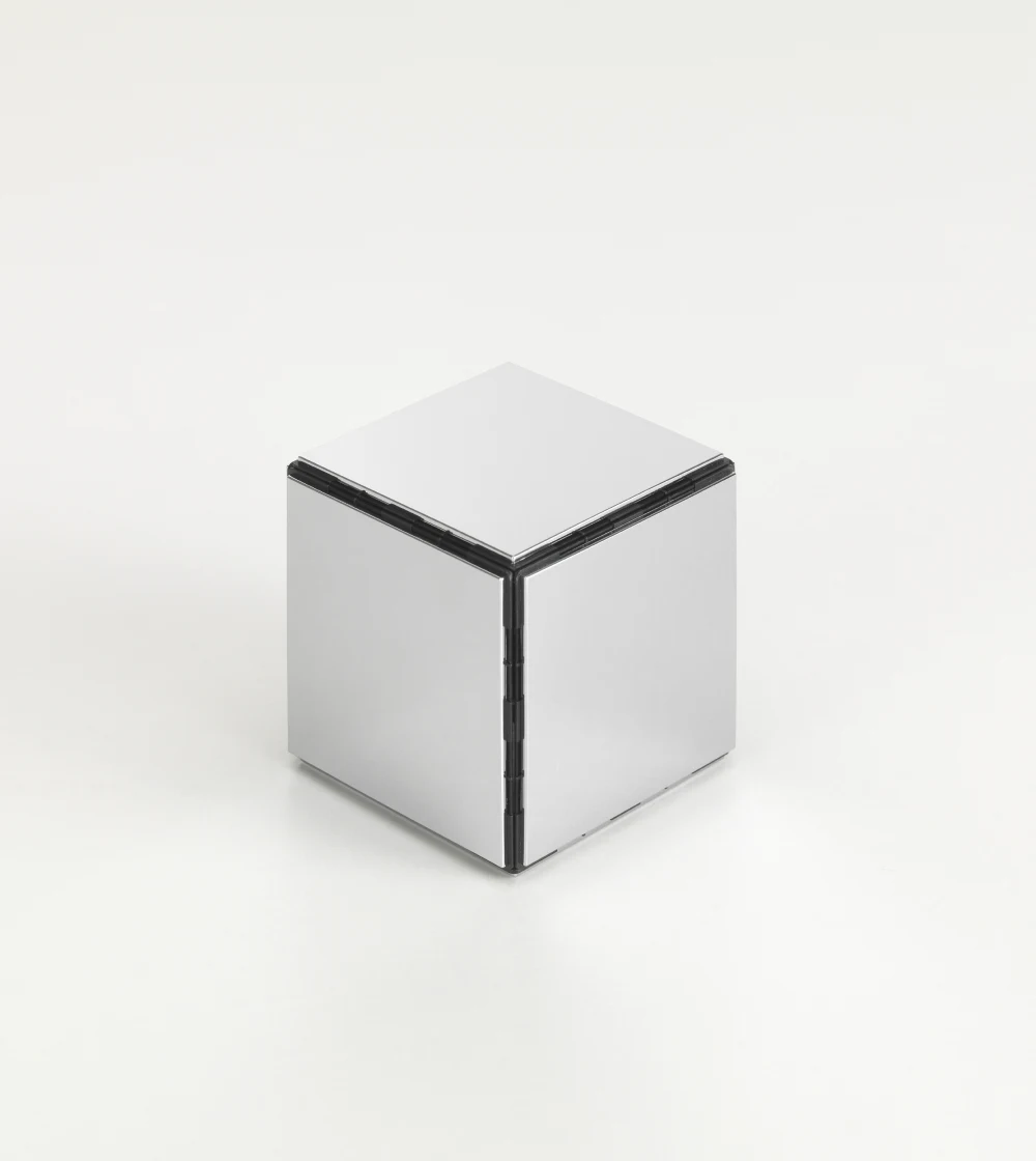 Panton Cubes Cat Chrome de Vitra con forma de gato