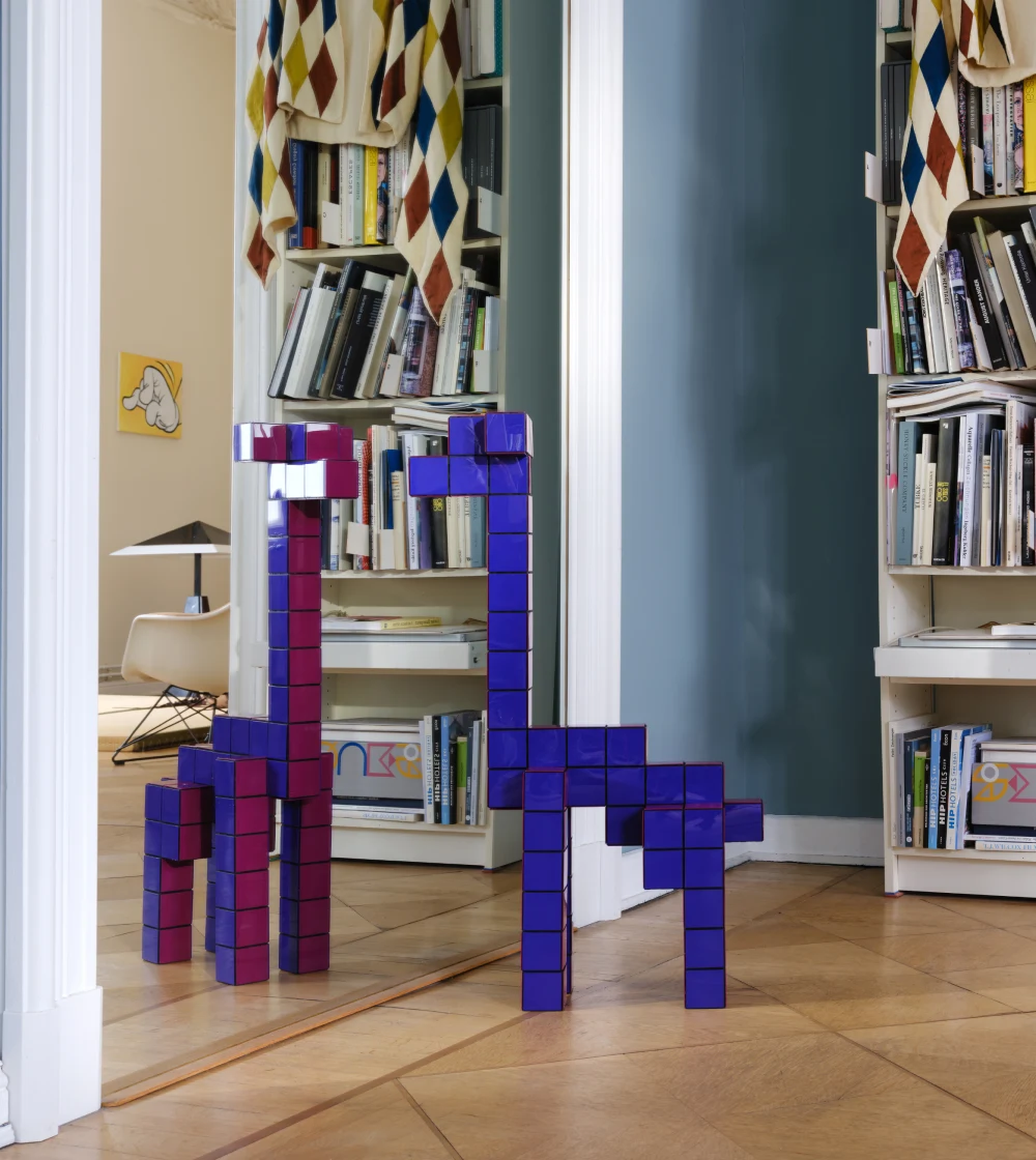 Panton Cubes Giraffe Duo-Tone de Vitra con forma de jirafa