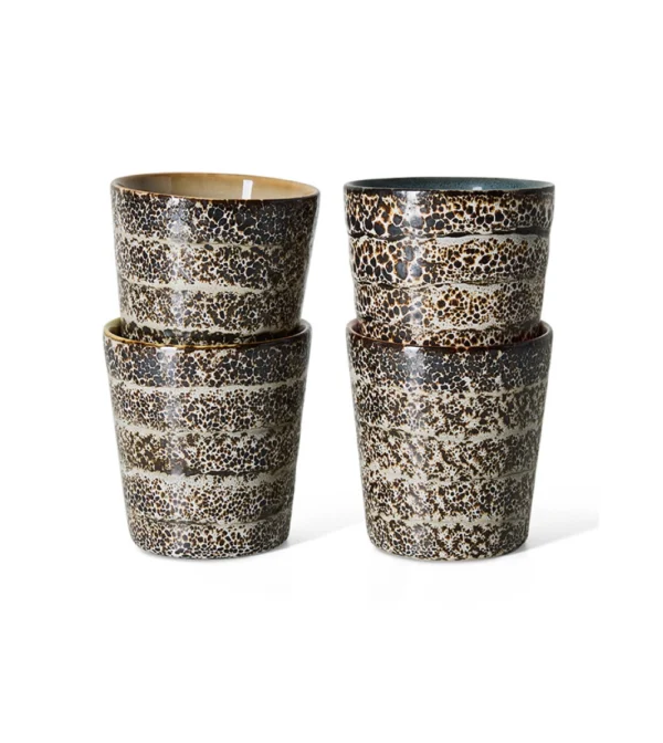 70s Ceramics Coffee Mugs Brew Variation de HKLIVING, set de cuatro tazas de gres multicolor con esmaltes de estilo retro.