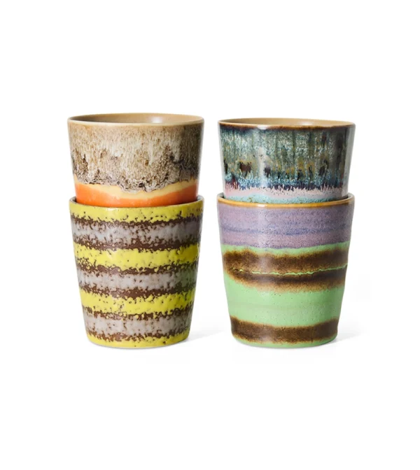 Set de 4 tazas de café 70s Ceramics Funky de HKLIVING, de gres multicolor y 230 ml de capacidad. Aptas para microondas y lavavajillas.