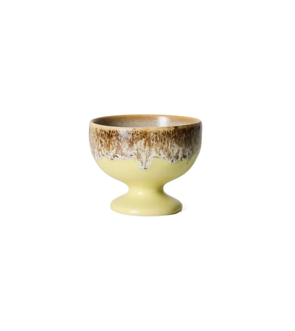 70s Ceramics Small Coupe Custard de HKLIVING, pequeño cuenco de gres multicolor elevado sobre pie con acabado retro.