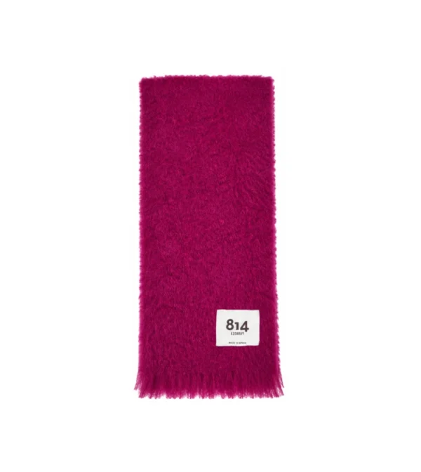 bufanda ezcaray color morado frambuesa fabricada en lana y mohair.