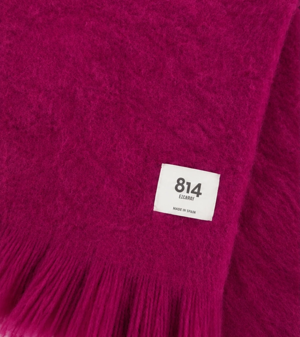 bufanda ezcaray ancha color granate fabricada en lana y mohair.