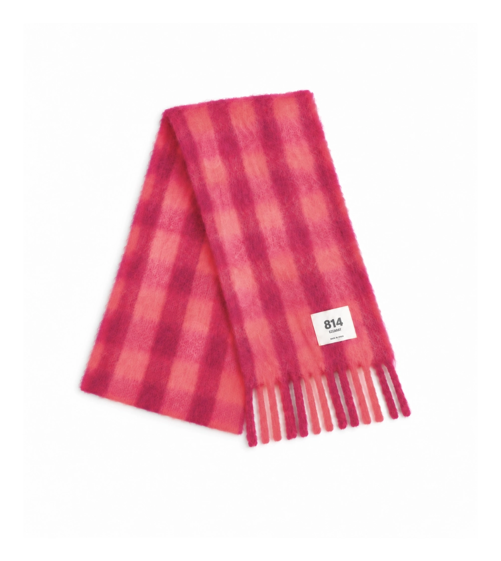 Bufanda Stripy Vichy de Ezcaray en mohair y lana, con estampado de cuadros bicolor en rosa y morado y flecos.