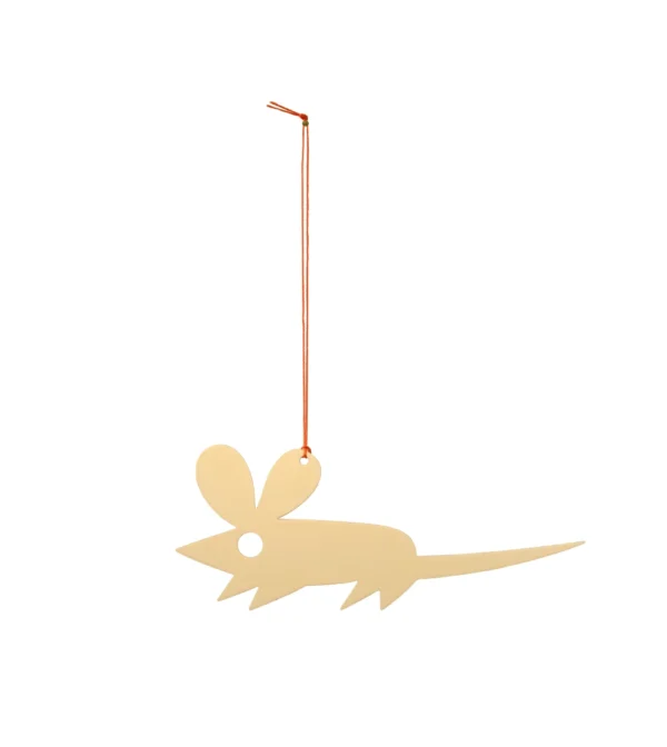 Adorno de navidad dorado con forma de ratón de la colección Girard Ornaments de Vitra diseñado por Alexander Girard, elaborado en metal con efecto latón pulido y disponible en distintos formas.