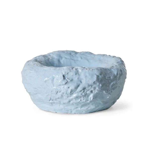 Cloud Bowl Sky Blue de HKLIVING, cuenco escultórico de loza azul cielo con superficie texturizada.