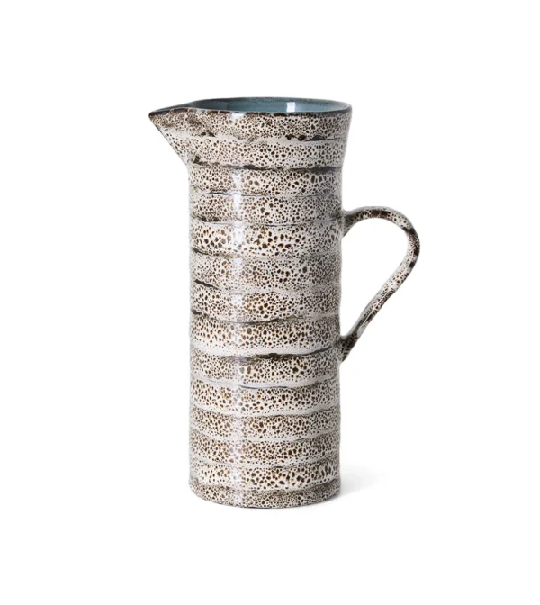 arra 70s Ceramics Jug Brew de HKLIVING, jarra de gres multicolor con asa y pico vertedor.