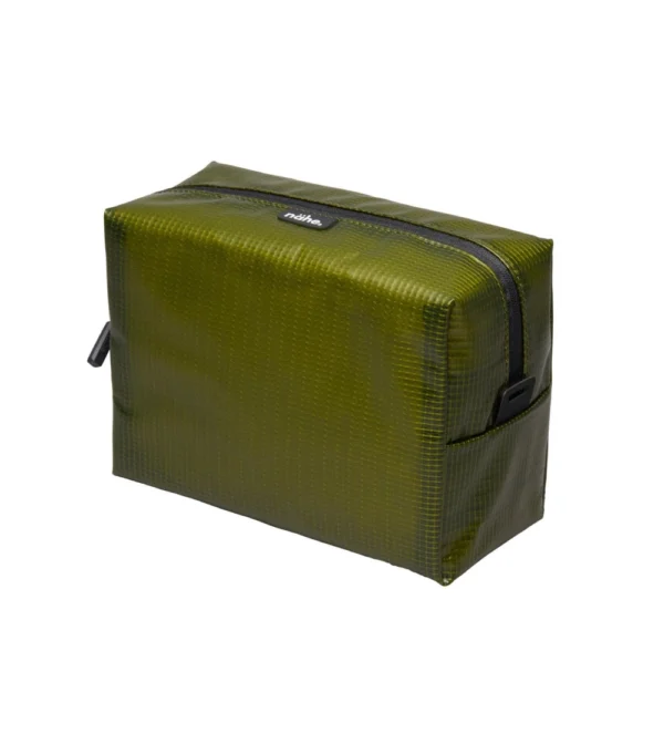 neceser de viaje de diseño verde de la marca Nähe