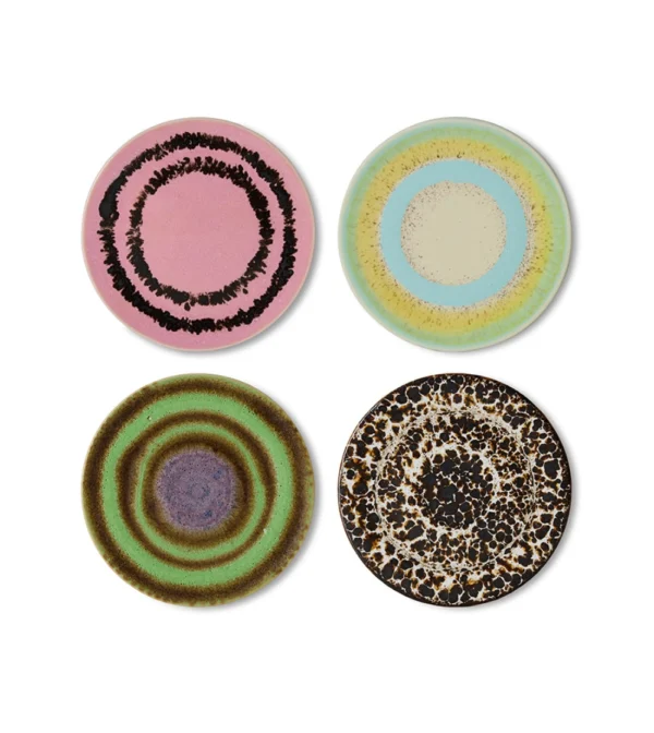 70s Ceramics Coasters Final Touch de HKLIVING, set de cuatro posavasos de gres multicolor con esmaltes decorativos.