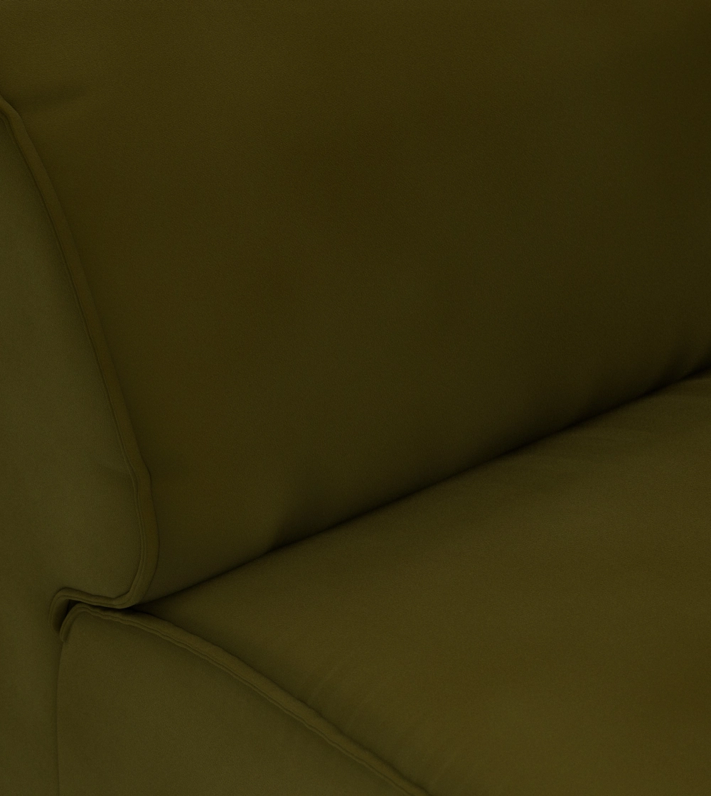 Sofá modular Flake de HKLIVING, ideal para crear una composición de sofá a medida con tapizado terciopelo verde oscuro para salones modernos de diseño nórdico