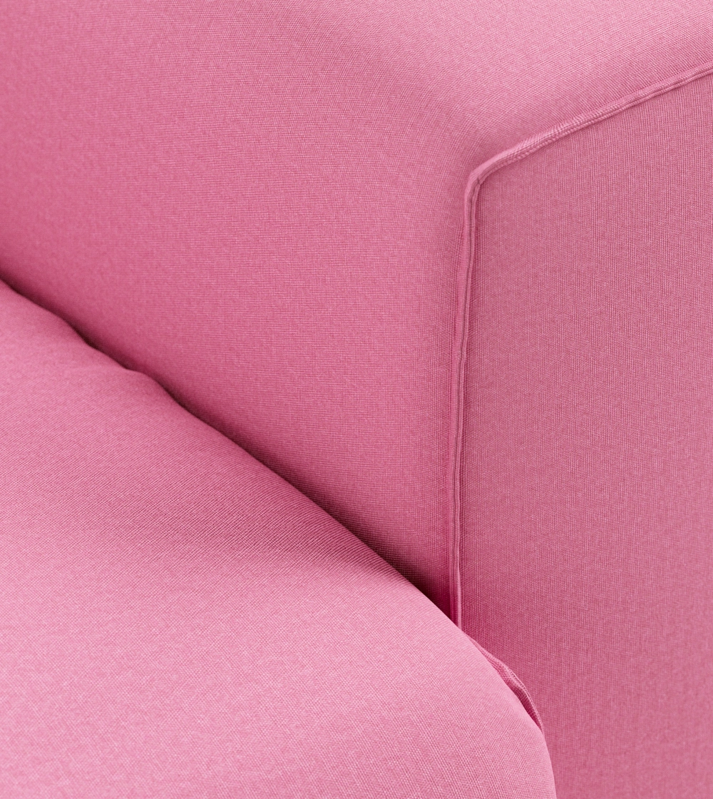 Sofá modular Flake de HKLIVING, ideal para crear una composición de sofá a medida con tapizado rosa para salones modernos de diseño nórdico