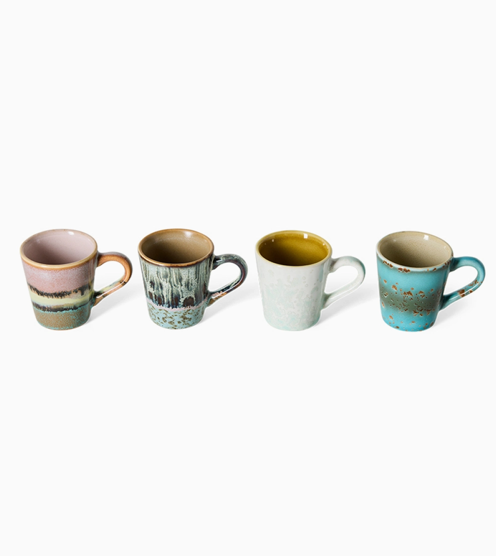 70s Ceramics Espresso Mugs Softness de HKLIVING, set de cuatro tazas de espresso de gres multicolor.