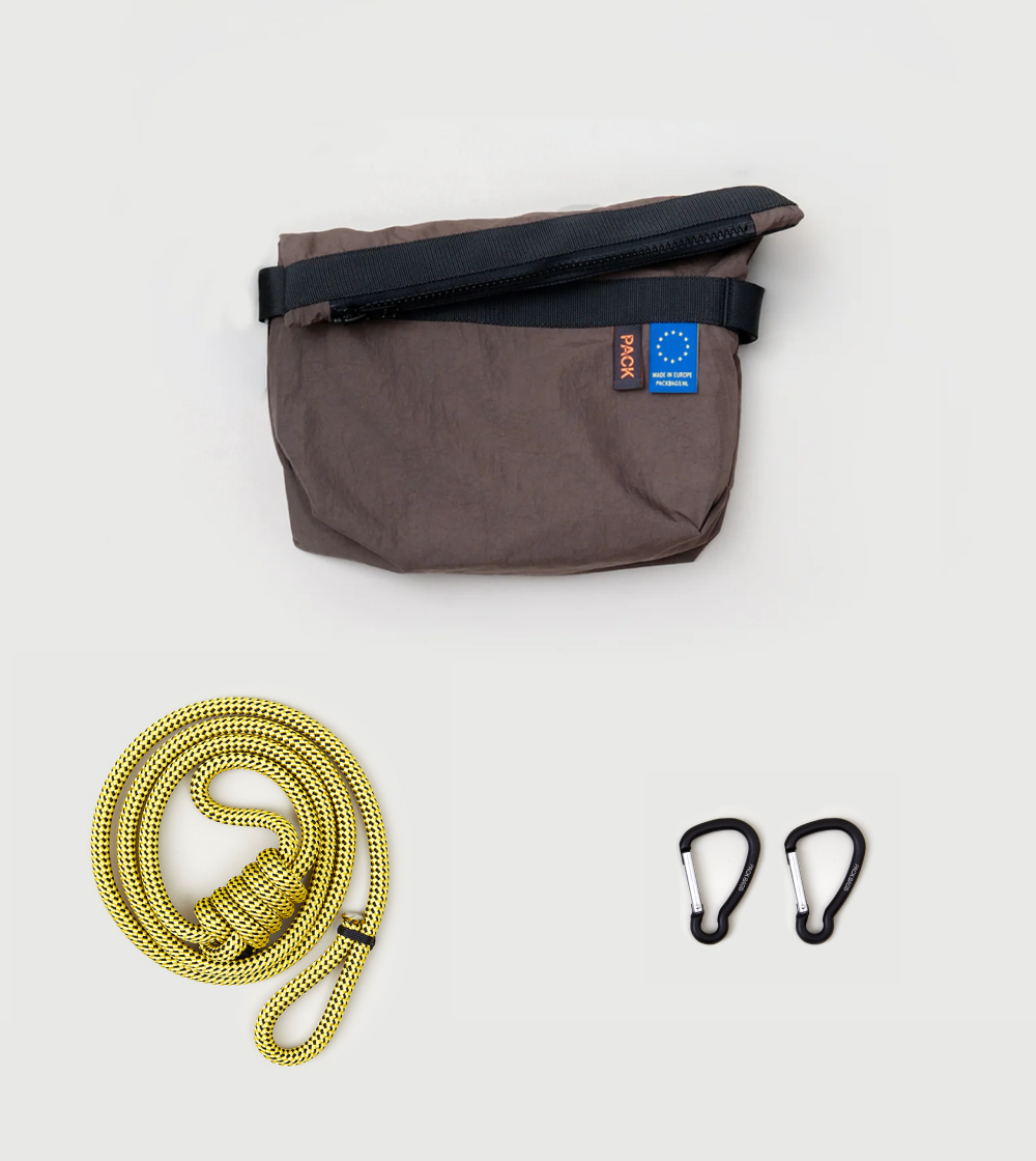 bolso cruzado marron Small Zip Sling - rope strap - A101 de packbags hecho en europa