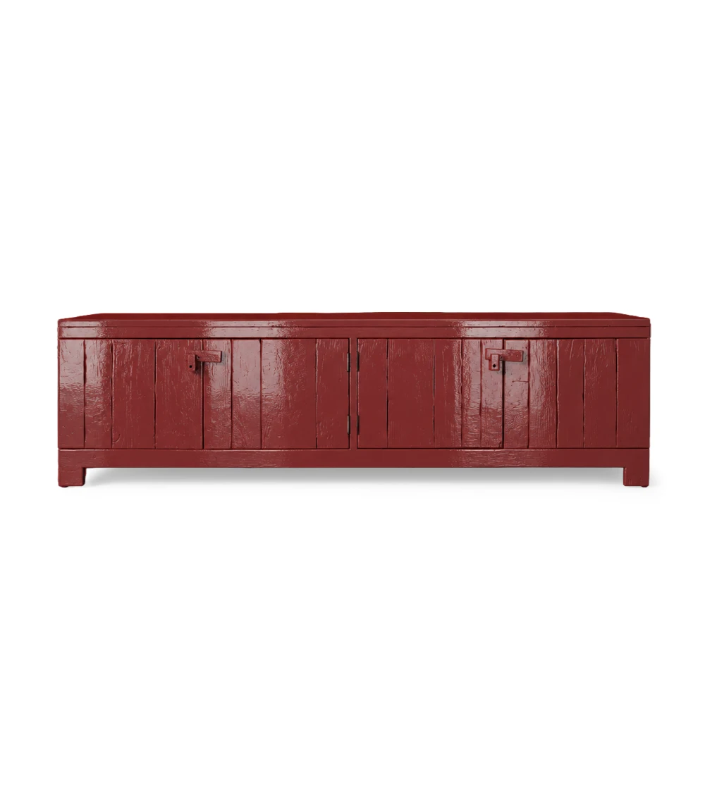 Raw Lowboard de HKLIVING, mueble bajo de madera con cuatro puertas y diseño de líneas limpias color burdeos