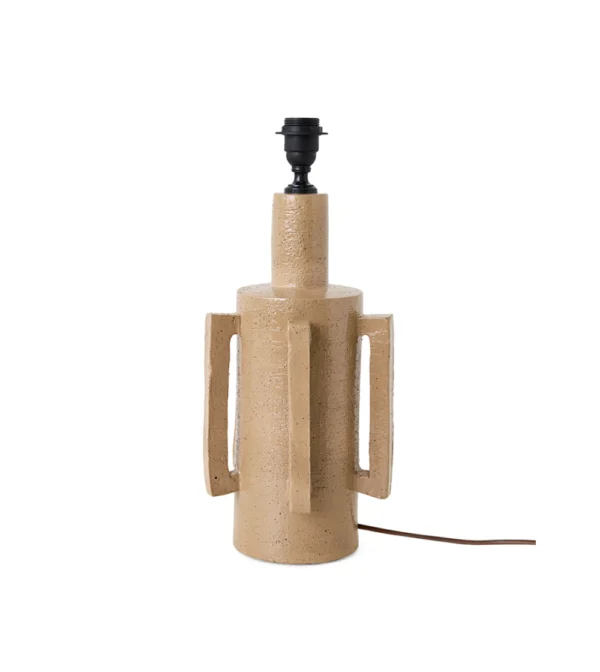 Robust Table Lamp Base Clay de HKLIVING, base de lámpara de mesa de gres en tono arcilla con silueta escultórica y tiradores geométricos.