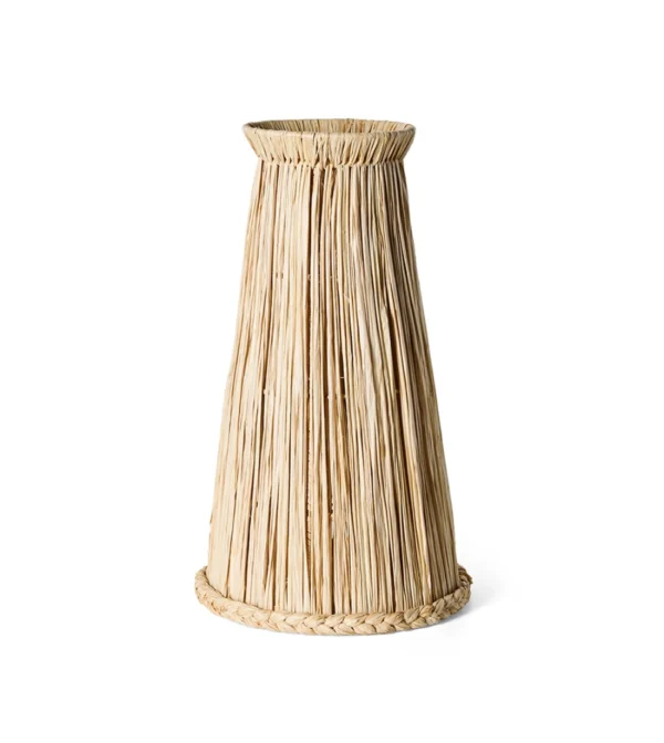 Raffia Lamp Shade de HKLIVING, pantalla de lámpara de rafia natural de silueta alta y textura orgánica.
