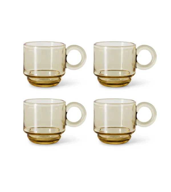 offee Mugs Glass Soft Yellow de HKLIVING, set de cuatro vasos de vidrio amarillo suave para café.