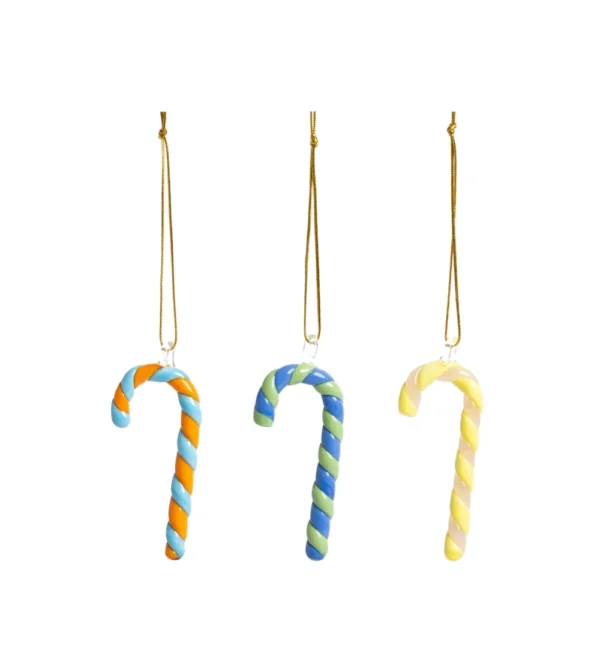 Set de tres adornos navideños Candy Cane de &Klevering, bastones de caramelo multicolor elaborados artesanalmente en cristal para decorar el árbol de Navidad.